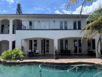 Lakefront Artist's Loft - Relax in Luxury!