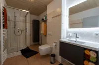 Family apartment with Müritz view, 5 minutes to the city center - 民宿