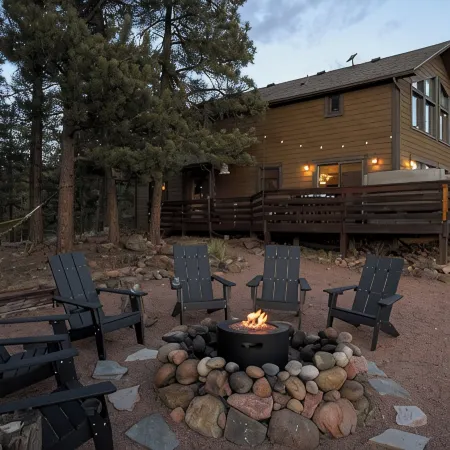 Charming Mtn Cabin Getaway - Hot Tub, Stunning Views, Fire Pit  & 4 Acres