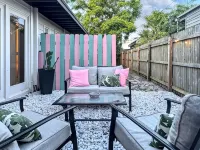 2Br/2ba Beach Bungalow with Expansive Backyard. - 4-Star