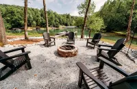 Lake Front - No Steps to Lake, Quiet Cove, Big Creek -Seasonal Water - 4-Star