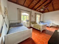 Luxury Villa w/ pool and jacuzzi! Hotel a 
