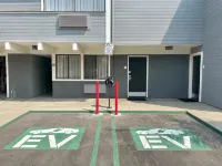 1號高速公路汽車旅館 - 停車場