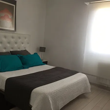 <- Direct on This Beach, Bright; Sea View. T 42m2 + Terrace + Wifi Garage