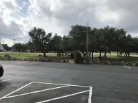 Outpost Motel - parking