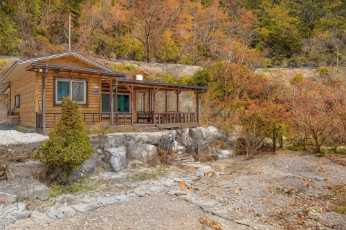 Jecheon Cheongpung Private Residence