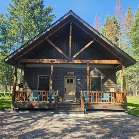 Charming cabin in the woods