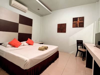 Grand Global Hotel