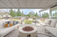 Zen 7-BR Paradise w/ Lake Views and Grape Garden - 방갈로
