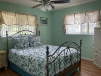 Beautiful Home With Heated Pool In A Nice Neighborhood