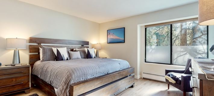 Deluxe remodeled 2 Bedrooms, Loft, 3 Bathrooms Condo close to Eagle Hotel di Mammoth Lakes
