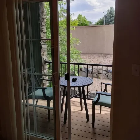 Westbury Townhome with community pool