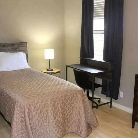 Athens Townhouse, 4 Beds, 2 Kings. 2 Twins, in 2 Bedrooms, 2,5 Baths, Free Wifi,