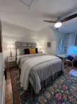 Historic Downtown 1910 Brick 2-Story Home. Dog Friendly. Walk to Everything - Wifi