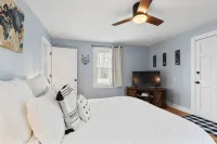 BOHO BUNGALOW - STEPS FROM HISTORIC DOWNTOWN APEX<br>