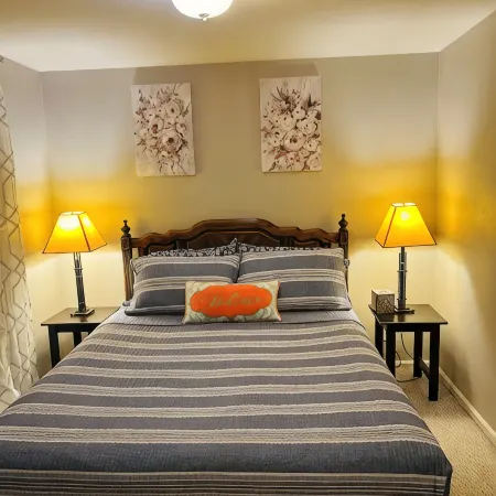 Emerald City Cozy Studio Suite - Stay near university fun – 5 min drive