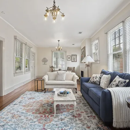 HEART OF BILOXI- Tudor Cottage- Walk to the beach and Beau Rivage