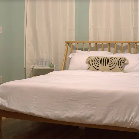 Cozy 2BR-Walk to Tufts & Green Line, Near Boston!