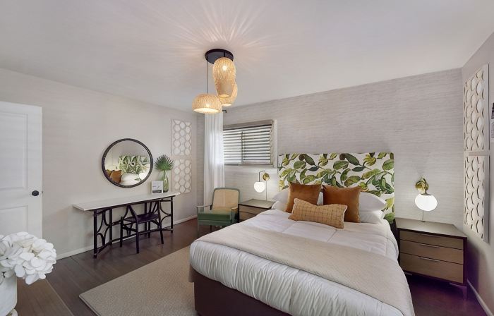 Modern, Cozy Home -15 Mins Away from the Airport, Entire First Floor of Home.
