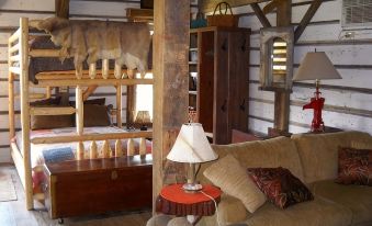 Cabin rental near Cedar Point, Lake Erie, with Hot Tub, Campfire Pit, Gas Grill