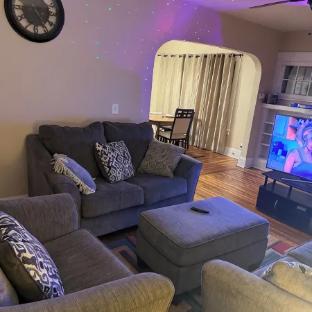 Charming 3-Bedroom Upper Unit Home