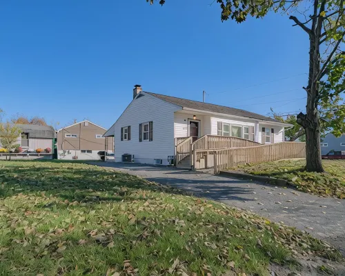 Charming 3-bedroom house with WiFi, AC in serene Linglestown Hotels in Linglestown