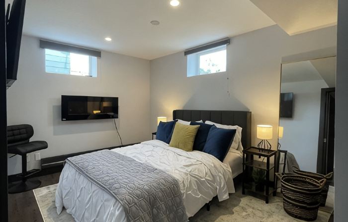 The Lux Den Speaks for itself. Cozy, bright self-contained basement suite