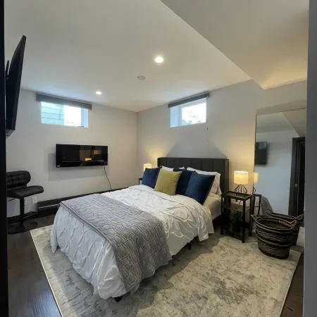 The Lux Den Speaks for itself. Cozy, bright self-contained basement suite