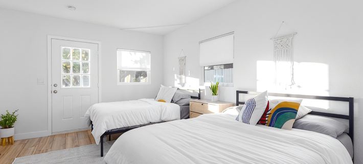 EV Charger L2 Cozy Home short distance to Downtown Riverside リバーサイドのホテル