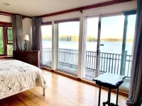 Beautiful Oceanfront House- Stunning Water Views