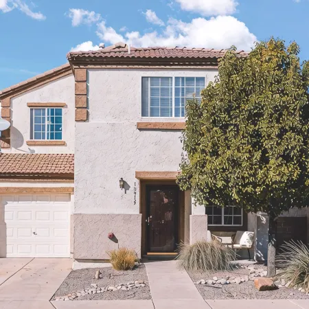 Spacious, Quiet Home in Gated Community, Family Friendly, King Bed, 3 Parkings