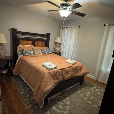 Gorgeous quiet and cozy 3 bedroom/ 2 bathroom home awaits you!