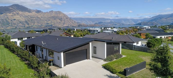 Modern Family  Holiday home with sensational views peaceful paradise (sleeps 11) Hoteles en Wanaka