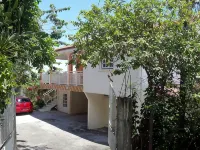 Charming, Quiet F3 in Petite Anse - Beach 300 m Away Hoteles en Les Anses d'Arlet