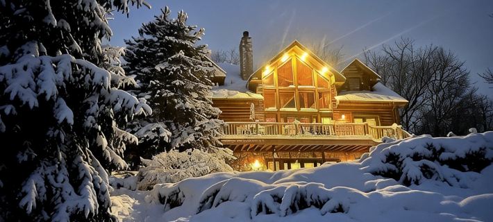 amazing cabin with private lake accesses Hotels in McHenry County
