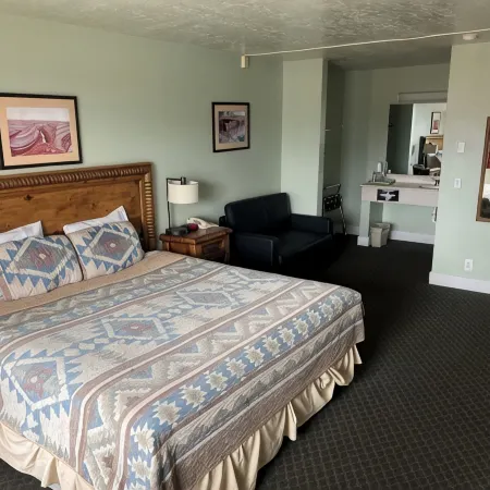 Four Corners Inn