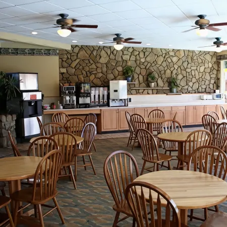 Weathervane Terrace Inn and Suites