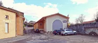 Logis Hotel Restaurant la Barguillere - parking