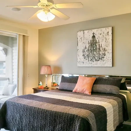 Executive 3 Bedroom Condo. Amazing Lakefront Views. Top Floor. No Stairs.
