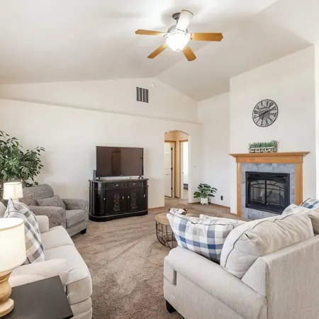 Charming 3-bedroom house in Twin Falls with King beds, BBQ grill