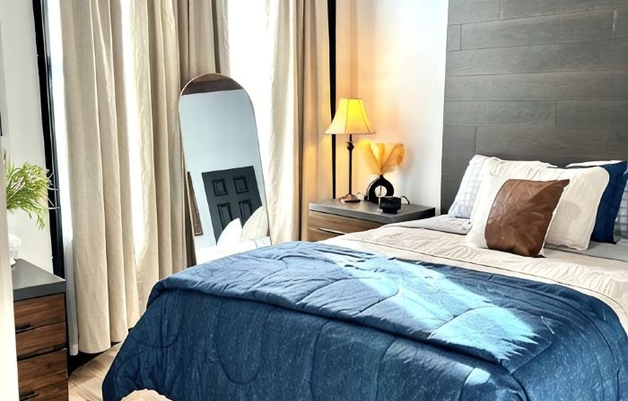 Chic & Cozy Downtown Apartment, Walk to Downtown, Restaurants, the Lake