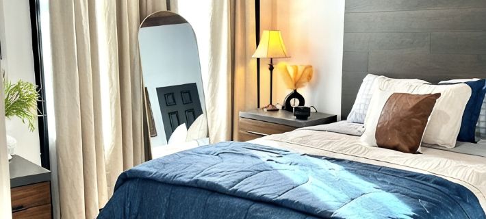 Chic & Cozy Downtown Apartment, Walk to Downtown, Restaurants, the Lake Hotels in Oswego County