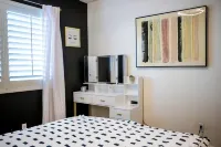 Spacious 4-bedroom house in fabulous Peoria with WiFi, AC - 4-Star