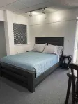Cozy Studio 1/2 block to Church St & Shops-Pets - 2-Star