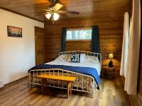 Fully Stocked Lake House! Canoes, Kayaks, Paddle Boat, Level Frontage. - Wi-Fi