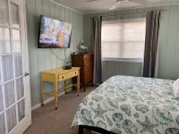 Affordable 2 Bed, 1.5 Bath Beach Views. Hot Tub, Pet Friendly, Fenced Back Yard. - 4-Star