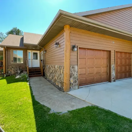 Hill City! Centrally located to Black Hills attractions.