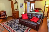 Mountainside Estate. Private Indoor Pool, Near Ragged Mtn Sunapee, Sleeps 28 - 4-Star