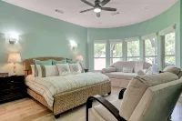 Very Rare Waterfront Home on Lake Texoma, Walk to Water from the backyard - 4-Star