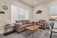 Work Here!! King Bed, 400+ Mbps WiFi, BYU - 4-Star